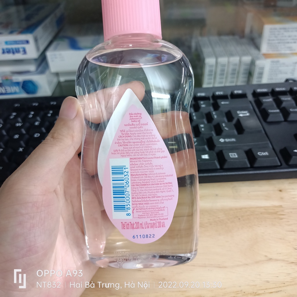 Dầu massage và dưỡng ẩm Gohnsons baby oil chai 200ml
