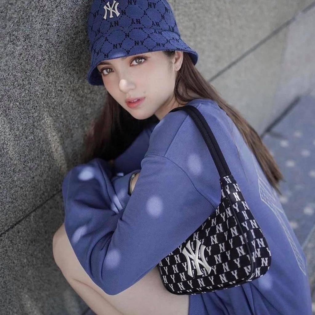 Túi kẹp nách DENIM MLB màu đen
