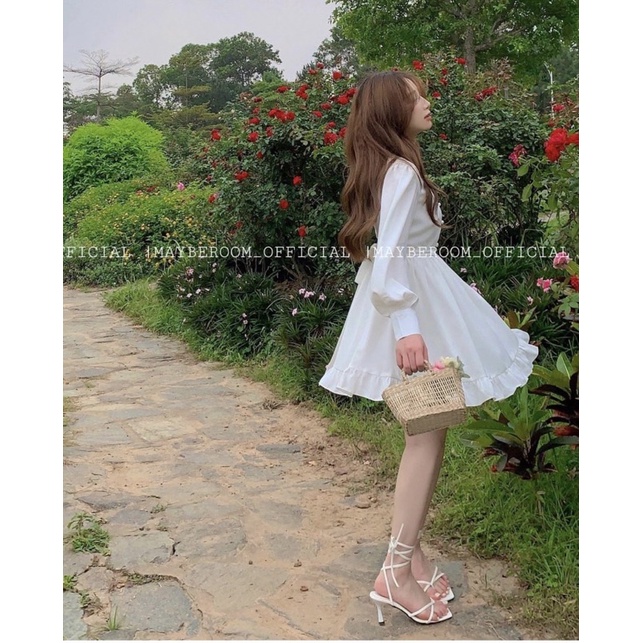 ĐẦM TRẮNG CHÂN BÈO NÚT CỔ VUÔNG TAY DÀI BO