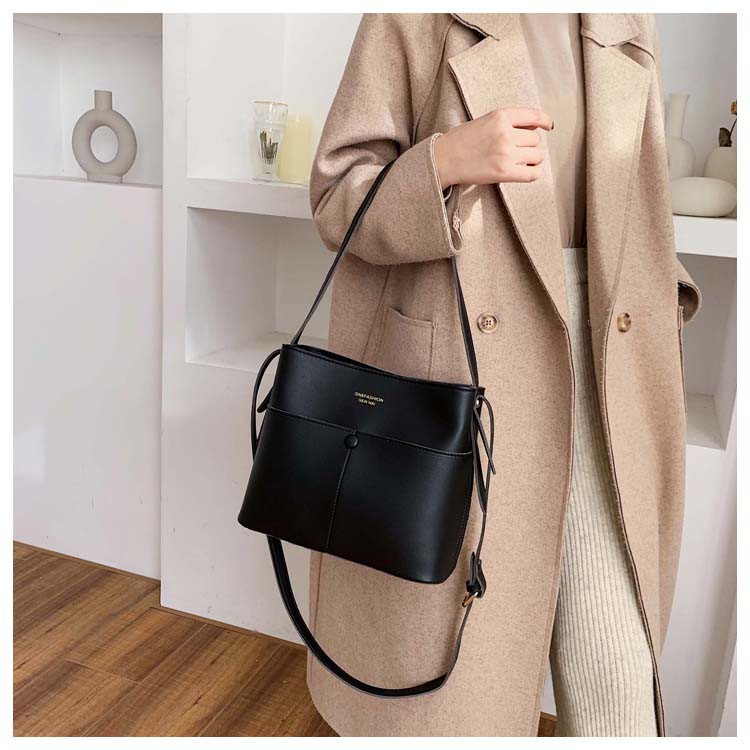 [Mã FAMAYWA2 giảm 10k đơn từ 50k] Túi xách tote da đeo chéo nữ đẹp giá rẻ CLABA | BigBuy360 - bigbuy360.vn