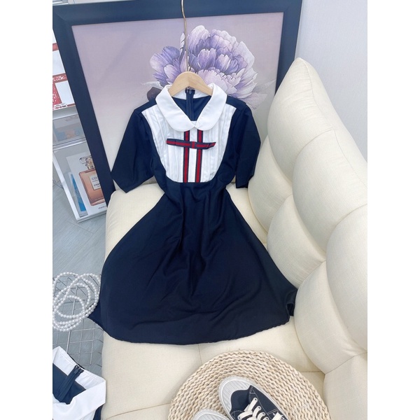 Đầm đen viền gucci