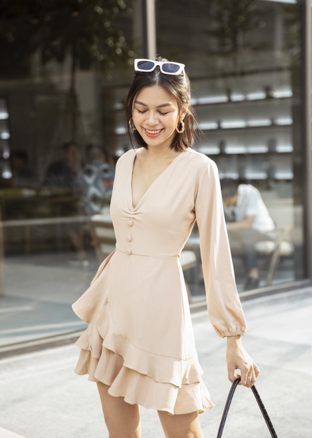 Đầm tay cổ V bèo