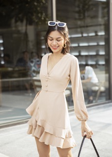 Đầm tay cổ V bèo