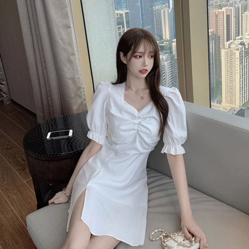 Đầm trắng, váy nhún ngực cổ tim dáng ngắn xẻ tà tay lỡ dễ thương | BigBuy360 - bigbuy360.vn