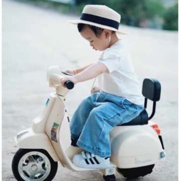 Xe máy điện Vespa vintage cho bé