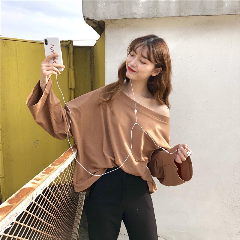  Áo tay dài lệch vai đơn màu phong cách thời trang Hàn Quốc | BigBuy360 - bigbuy360.vn