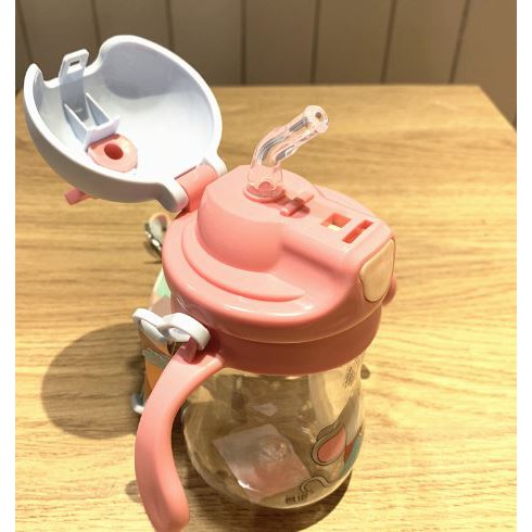 Bình Tập Uống Nước Hình Ngôi Sao Cho Bé xinh lắm các mẹ nhé.