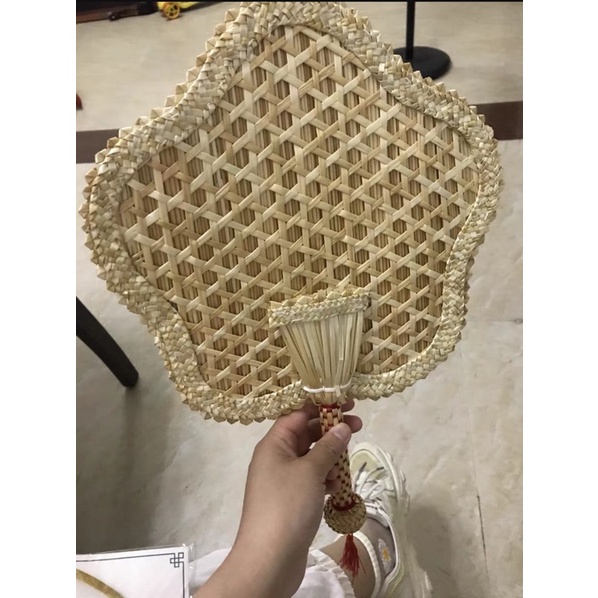 Quạt ba tiêu, quạt đan lá cách tân