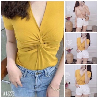 Áo thun xoắn ngực cổ tim