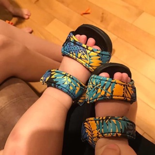 Sandal tập đi cho bé