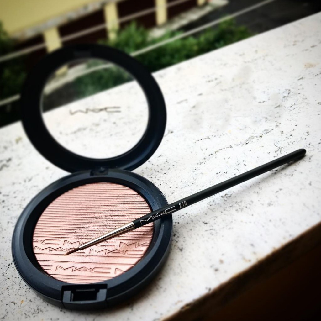 Cọ Trang Điểm EyeLiner MAC 210