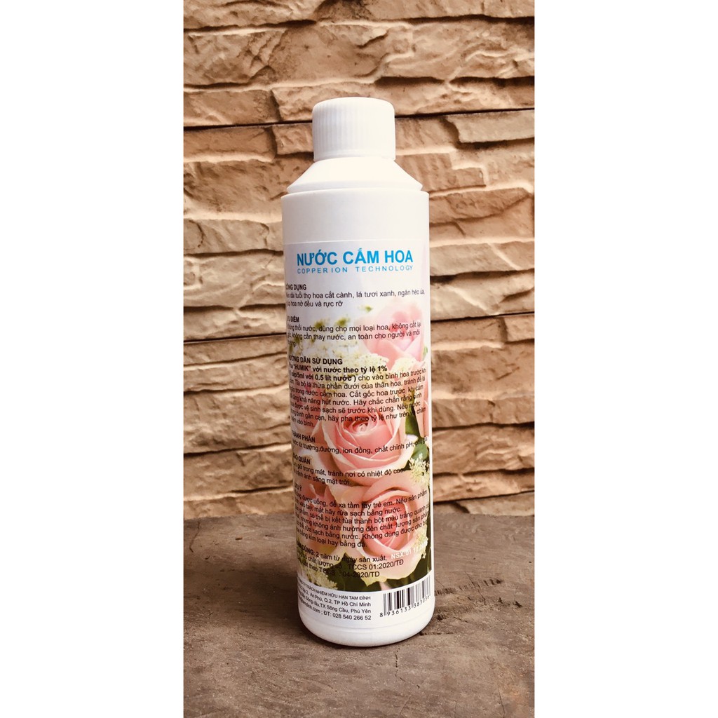 Nước cắm hoa HUMIK 250ml pha được hơn 25 lít nước.