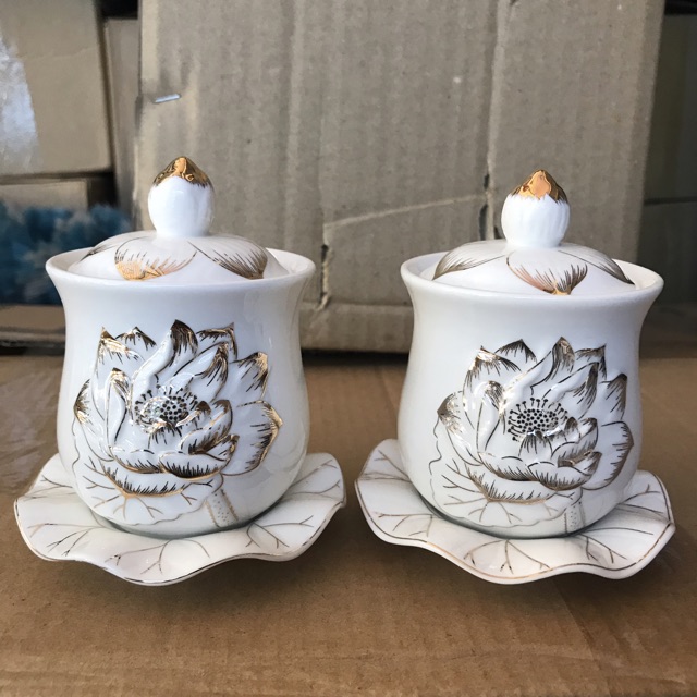 Ly nước cúng phật