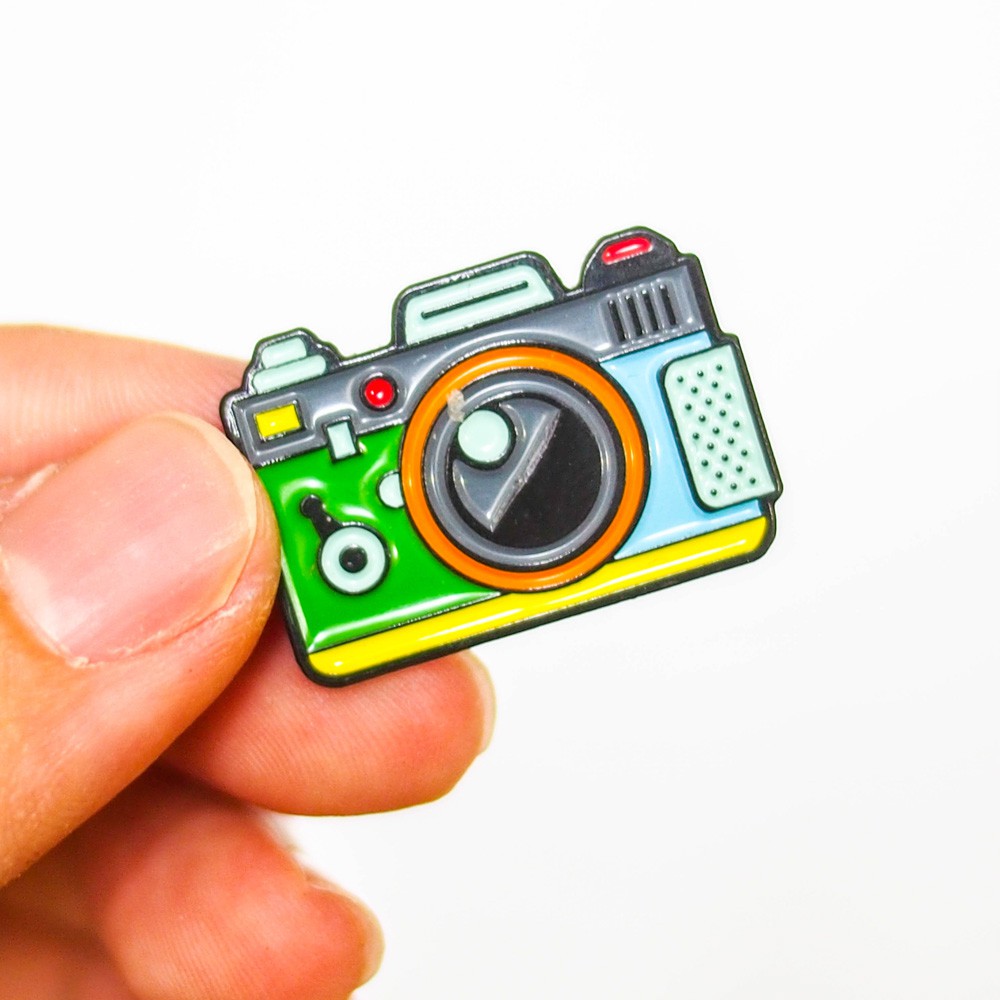 Ghim cài áo Enamel Pin Sticker Factory - Chủ đề Camera máy chụp hình màu xanh