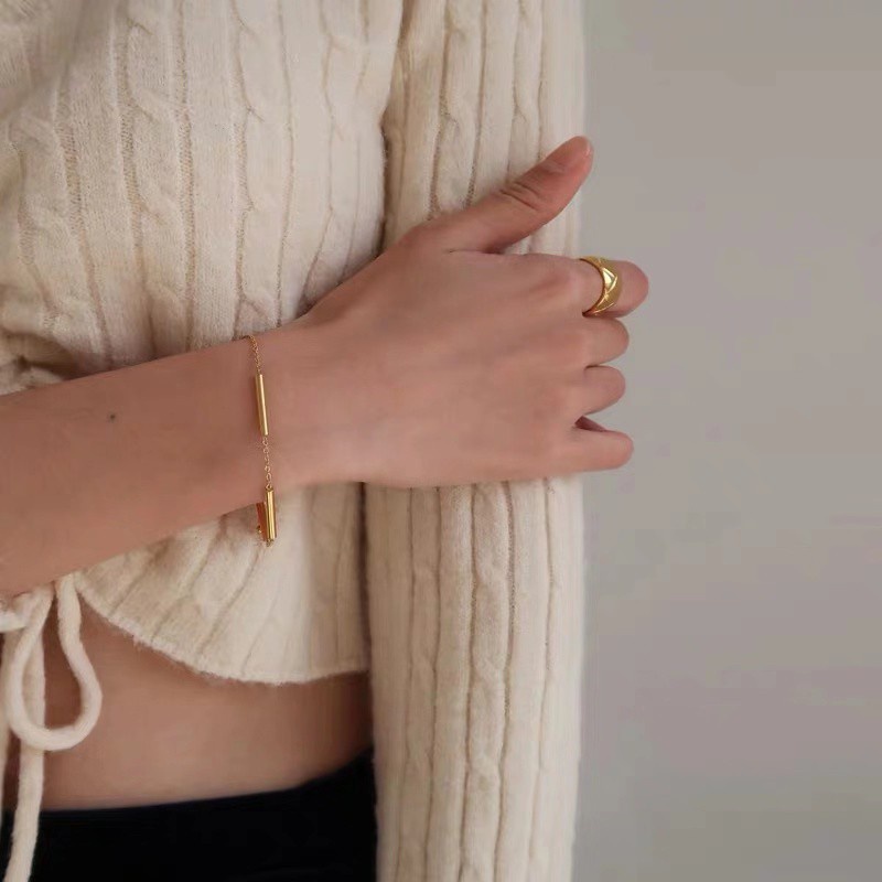 Vòng tay bằng thép titan mạ vàng 18K không phai màu không gây dị ứng chống nước tùy chỉnh phong cách tối giản cao cấp