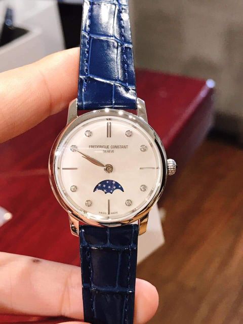 Đồng hồ nữ Frederique Constant dáng moonphase xanh sang chảnh