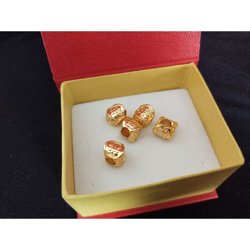 Charm Chặn Hạt Xâu Vòng