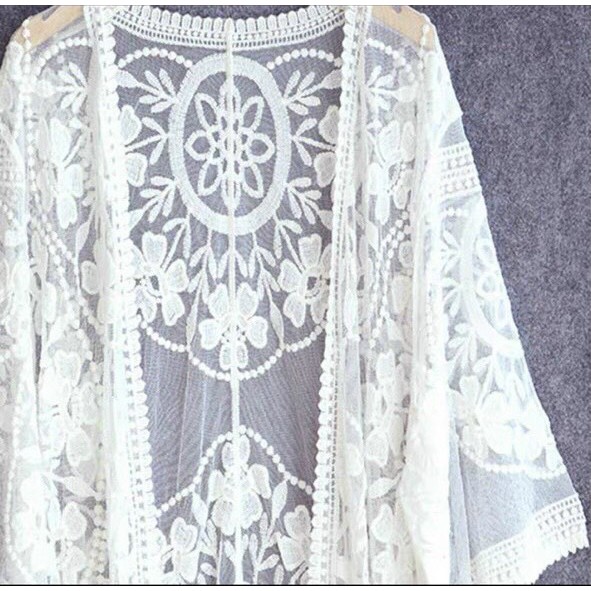 Áo choàng kimono dáng dài ren hoa tròn đi biển