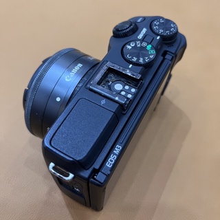 Canon M3 kèm lens 22f2
