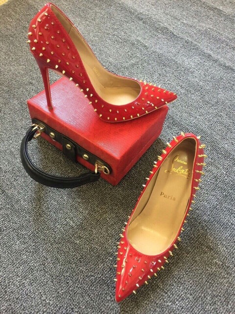 (ẢNH THẬT) - Giày cao gót Louboutin đinh vàng | BigBuy360 - bigbuy360.vn