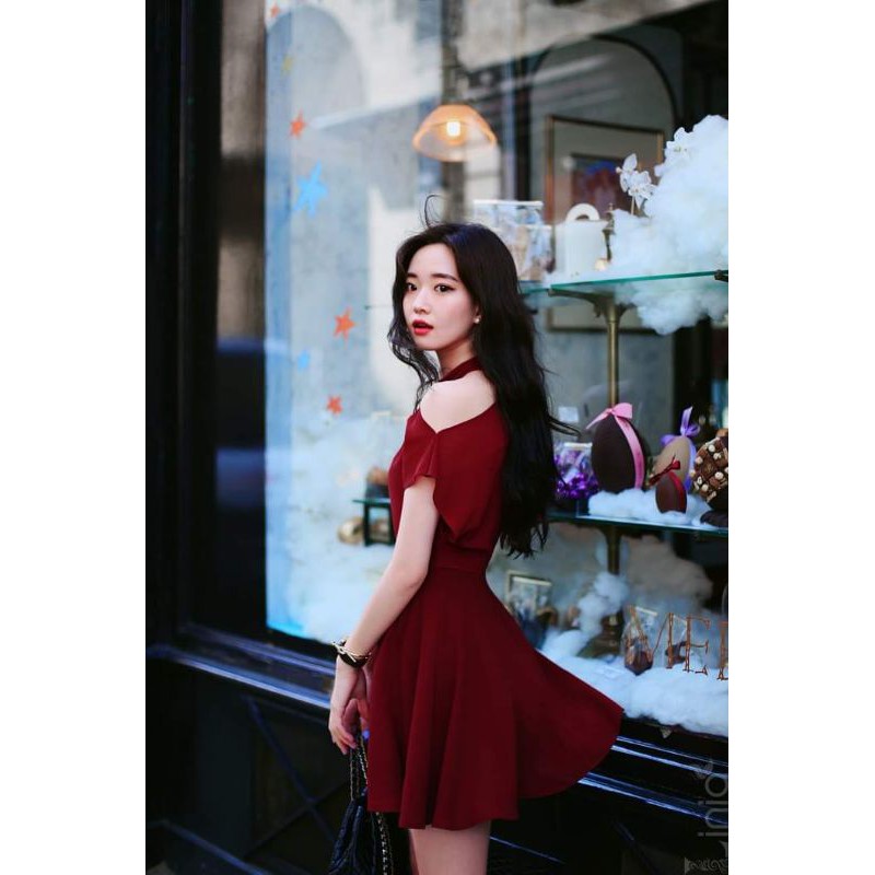 Đầm dự tiệc trễ vai yếm sang trọng