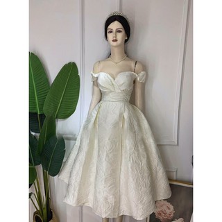 Đầm xòe gấm trễ vai