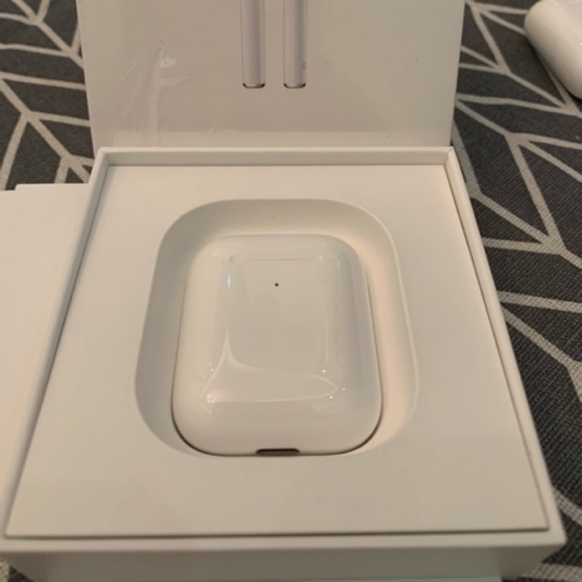 Hộp sạc rời của tai nghe airpods 2 chính hãng apple 100%