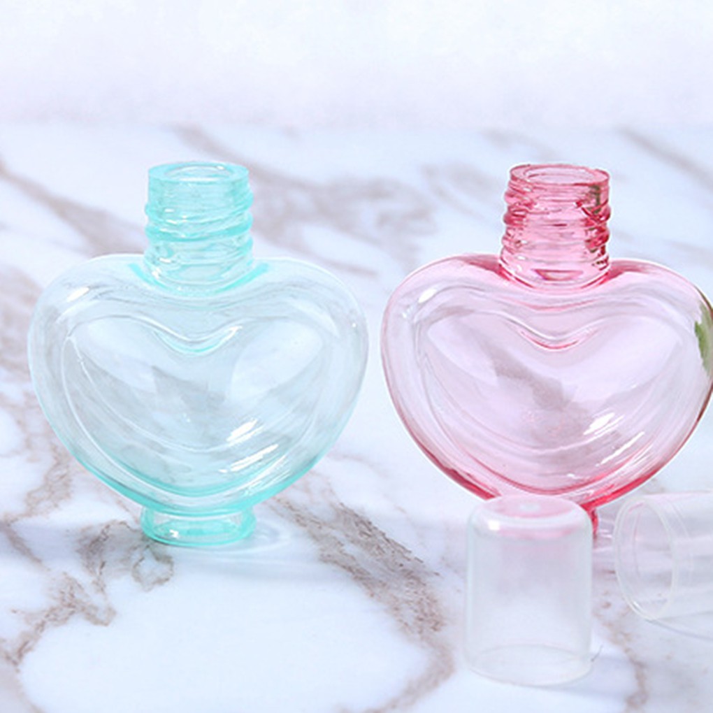 [Hàng mới về] Hộp chiết mỹ phẩm bằng nhựa thiết kế hình trái tim dung tích 30ml với đầu xịt tiện dụng