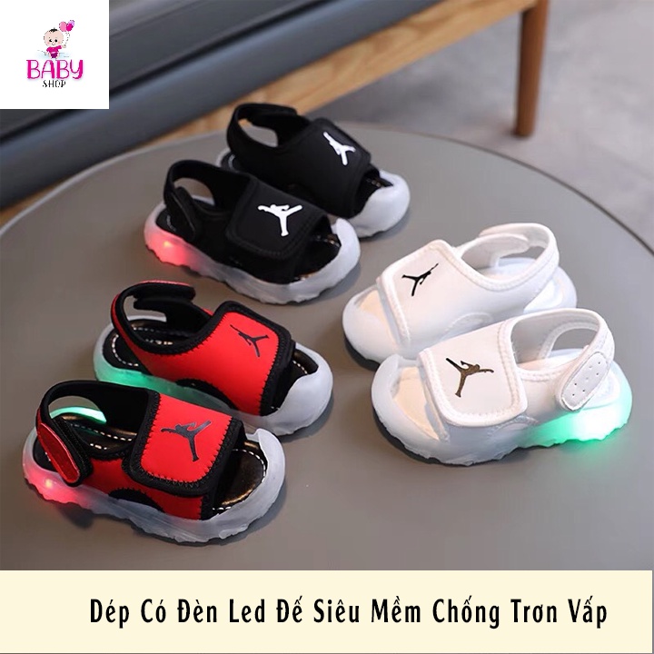 Dép Sandal Bé Trai Quai Dán Phát Sáng Đèn Led Đế Mềm Chống Vấp Cho Bé Từ 1 Đến 4 Tuổi Phong Cách Thời Trang.