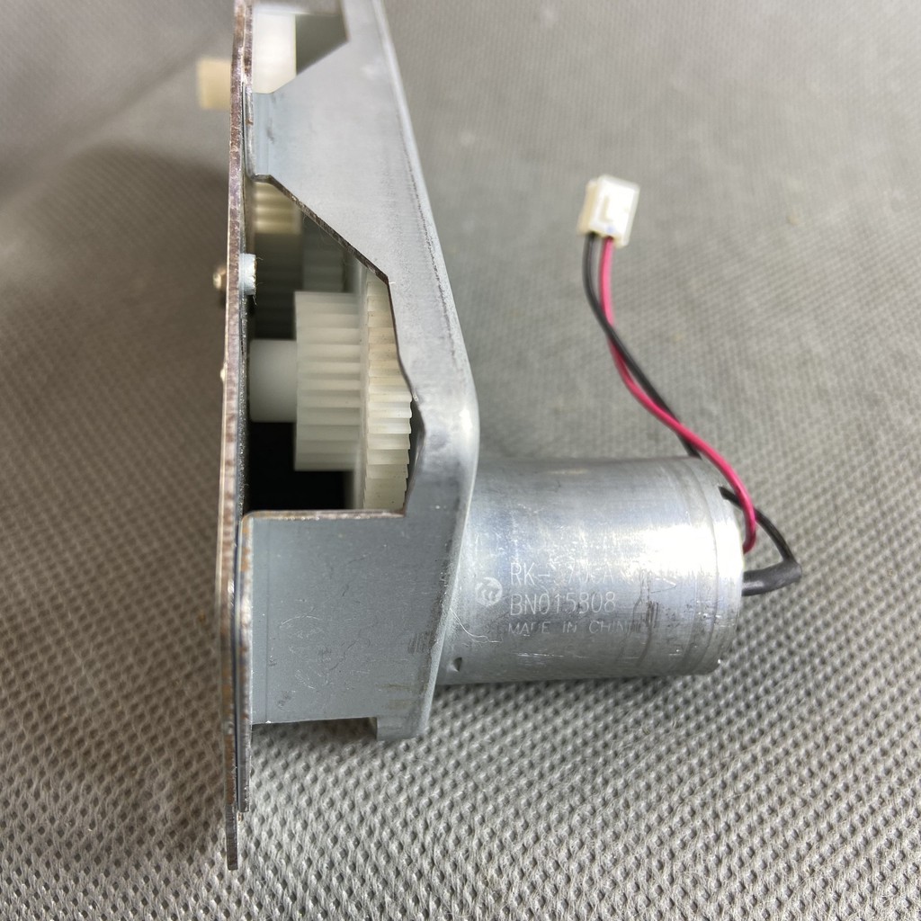 MOTOR 370 Kèm bánh răng chế máy phát điện mini. Cần quay lệch tâm.