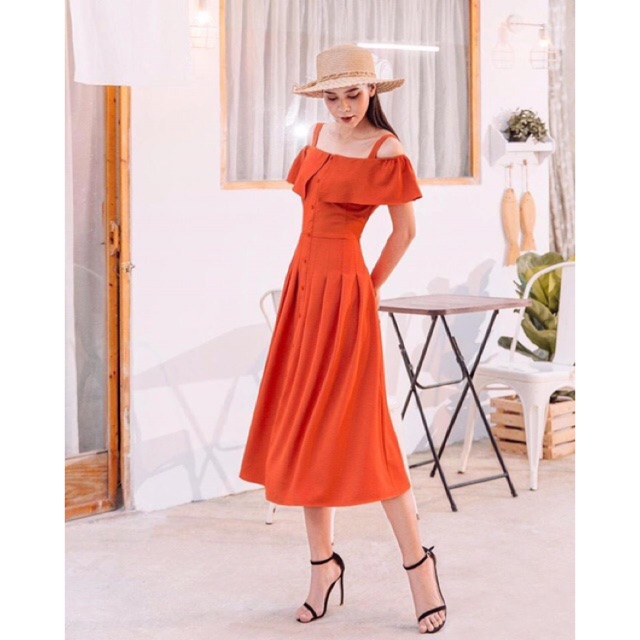 Đầm Ware-house trễ vai 2 dây