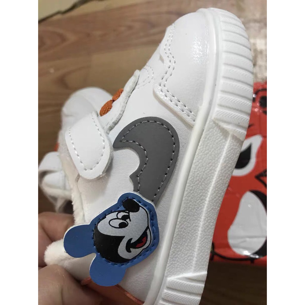 Giày thể thao bé trai bé gái - Giày tập đi hình Mickey có lót lông chất da PU siêu mềm cực chất cho bé M616