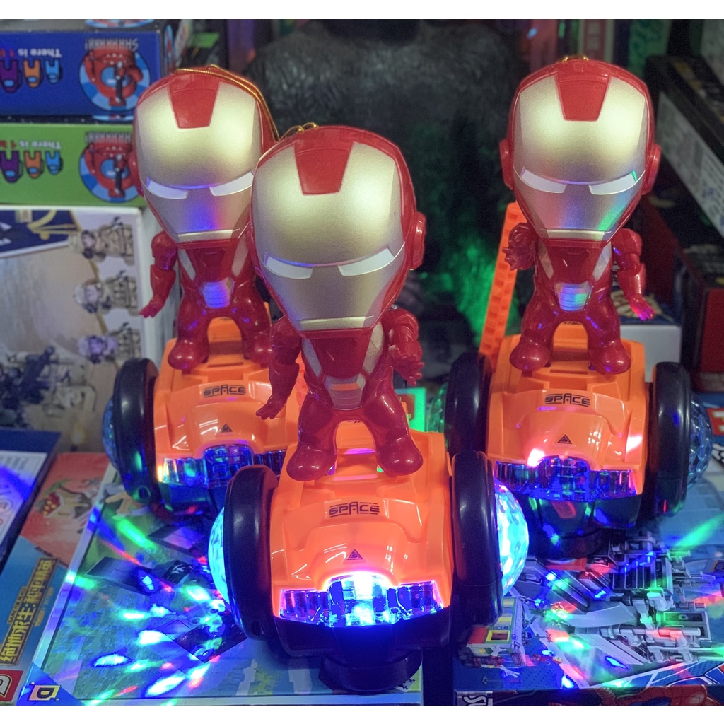 Đồ Chơi Trung Thu Đèn Lồng Siêu Nhân Người Sắt Iron man Đi Xe Scooter Tặng Pin