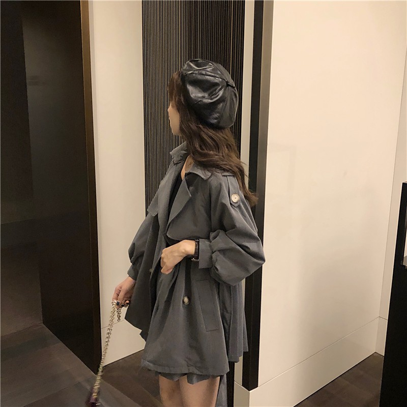 Set áo khoác + chân váy xếp ly