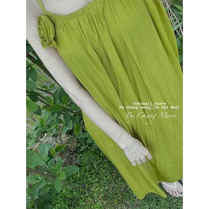 Váy maxi 2 dây màu cốm kết hoa