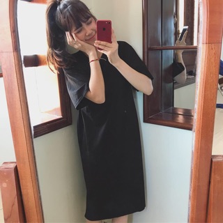 Váy Đen Xuông đơn giản .