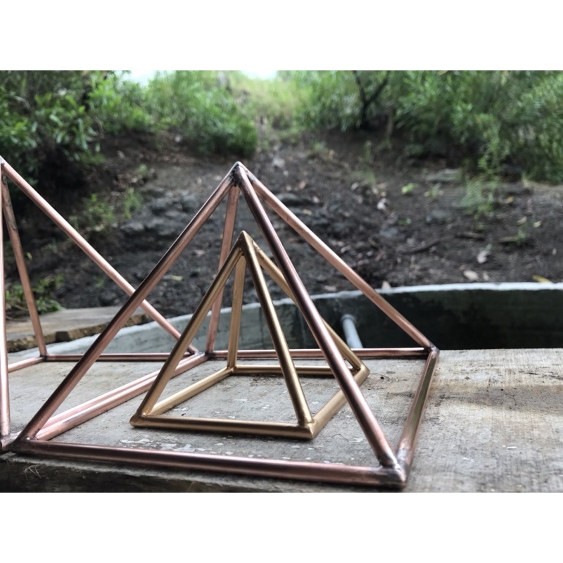 Kim Tự Tháp Đồng nguyên chất 18cm