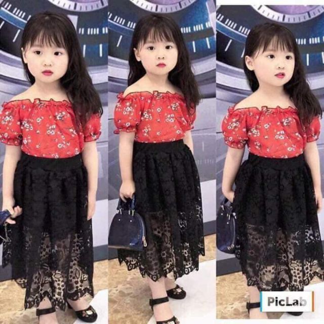 Set áo trễ vai váy ren bé gái