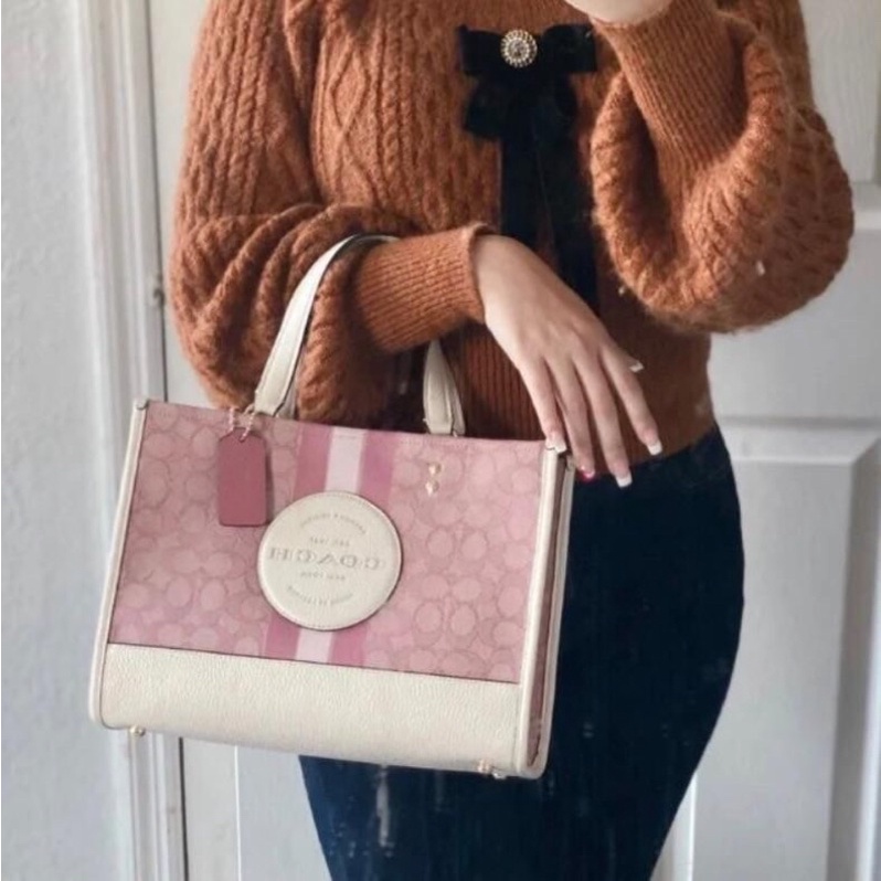 Túi xách công sở Coach Tote size to nữ tính