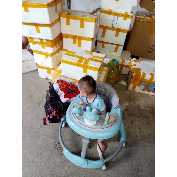 Bó 50 bông ĐỎ sáp thiết kế thơm tặng vương miện, chữ, thiệp