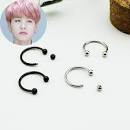 Khuyên tai bông tai Titan chữ U idol SUGA BTS style unisex