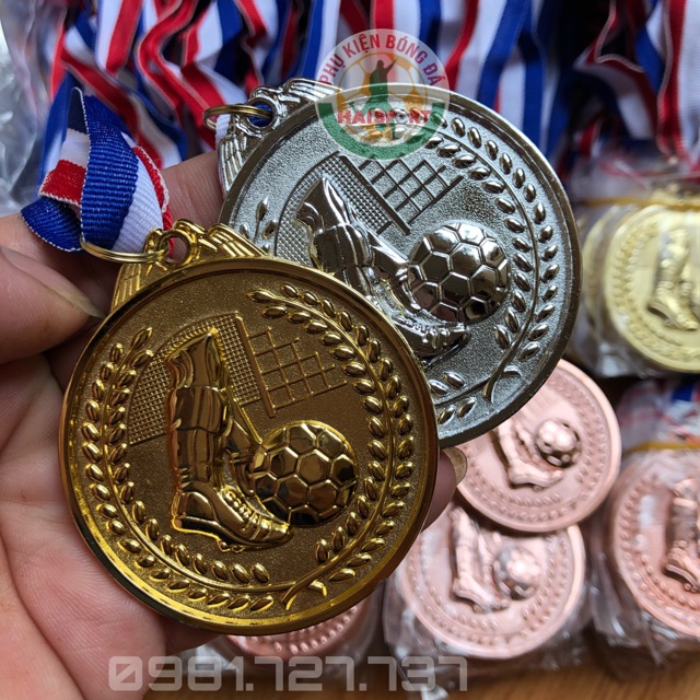 10 Huy chương bóng đá : Vàng , Bạc , Đồng - Huy chương kim loại ( video thật )