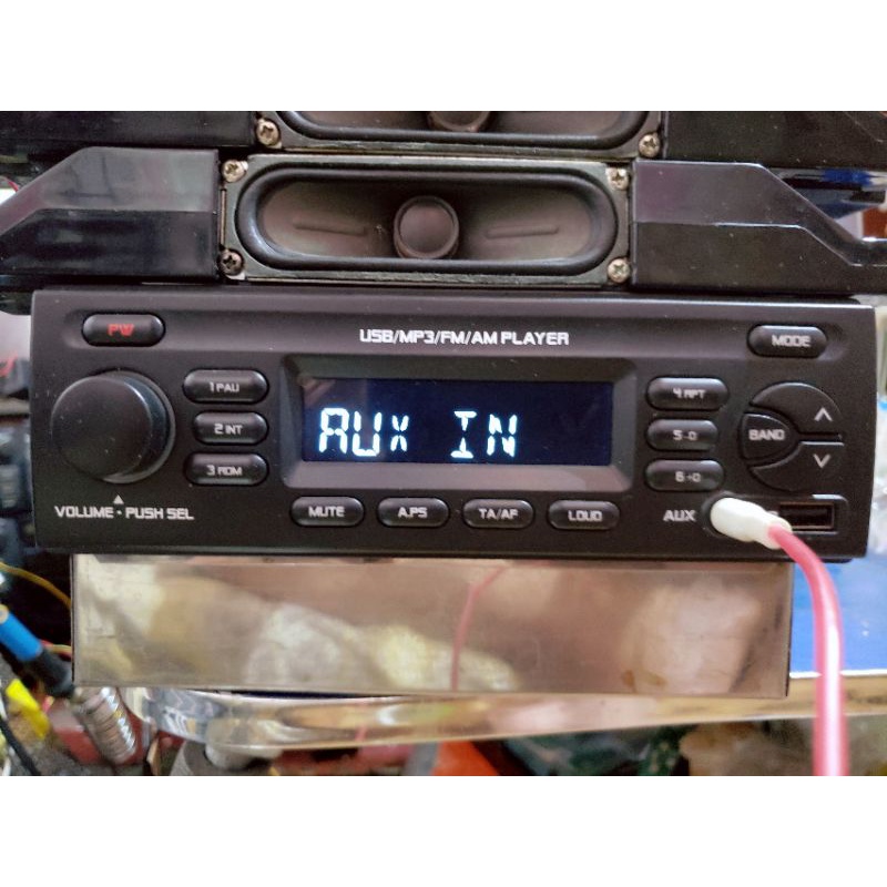 Đầu MP3 radio aux usb tháo xe tải . loại 1 din . giành lắp chung cho tất cả các xe.