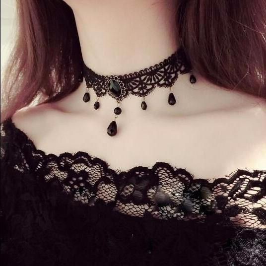 Vòng cổ nữ choker ren đen đính đá phong cách mới