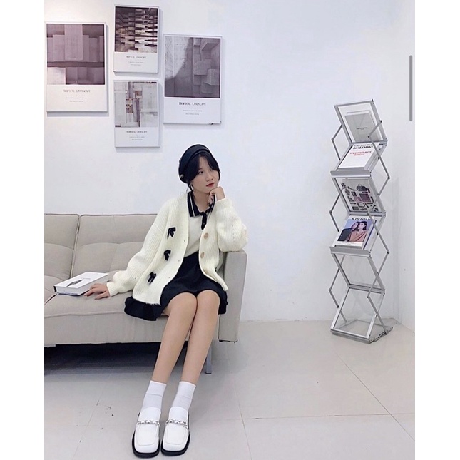 Áo Cadigan cài 3 nơ họa tiết màu đen | BigBuy360 - bigbuy360.vn