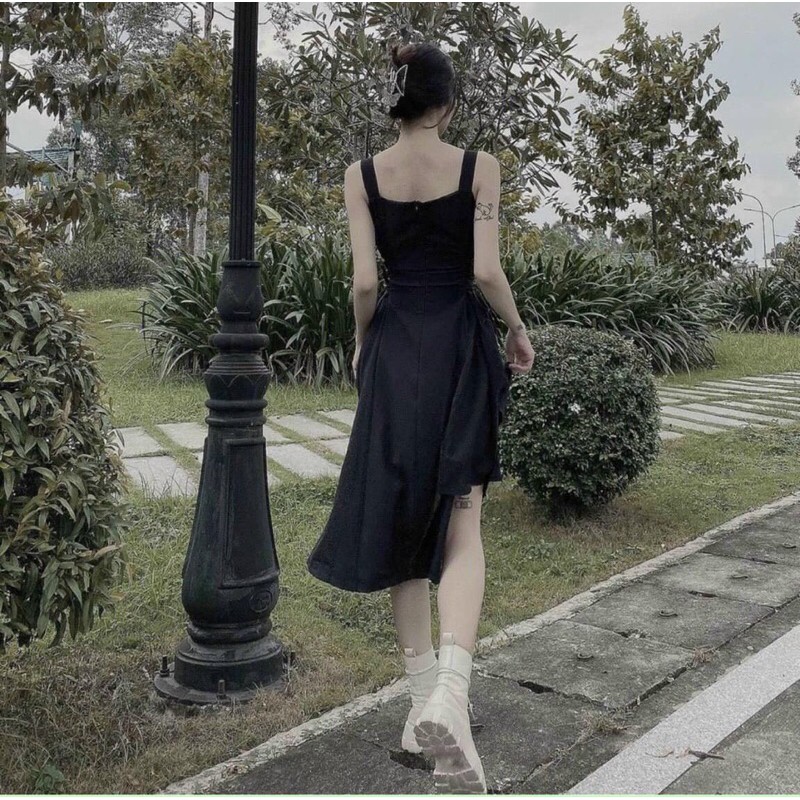 Váy đen xẻ+khuy vuông TT12