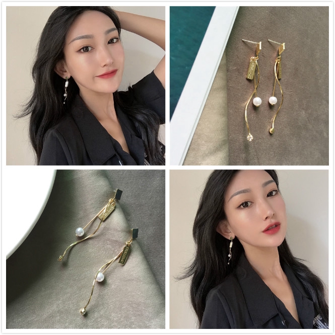 Bông tai dạng xỏ kim loại phối tua rua lượn sóng đính đá kiểu dáng đơn giản thời trang