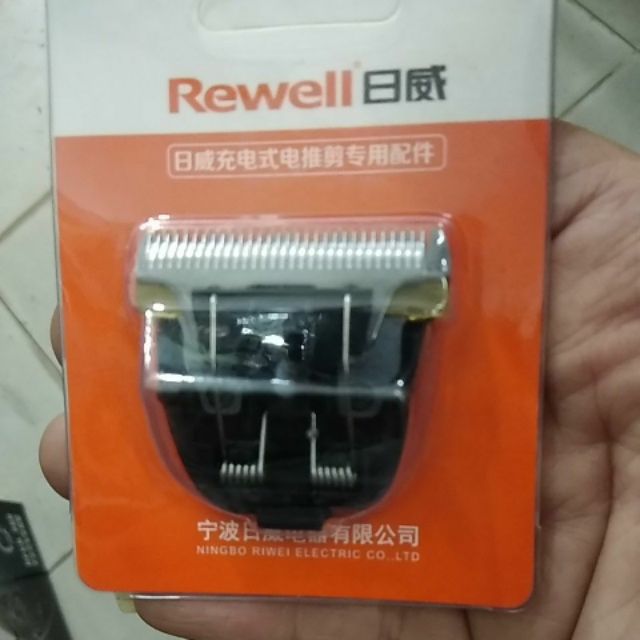 Bộ lưỡi, bộ sạc, pin sạc của tông đơ Rewell RFCD-900