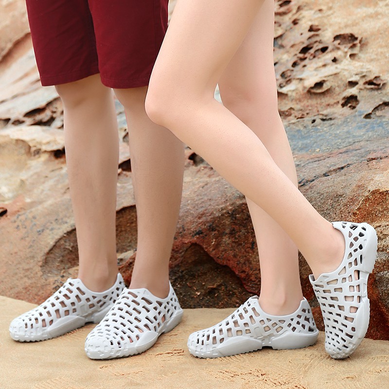 Giày Crocs Đi Mưa Chống Trượt Thiết Kế Thoáng Khí Thời Trang Cho Cặp Đôi