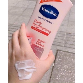 Dưỡng thể Vaseline 725ml